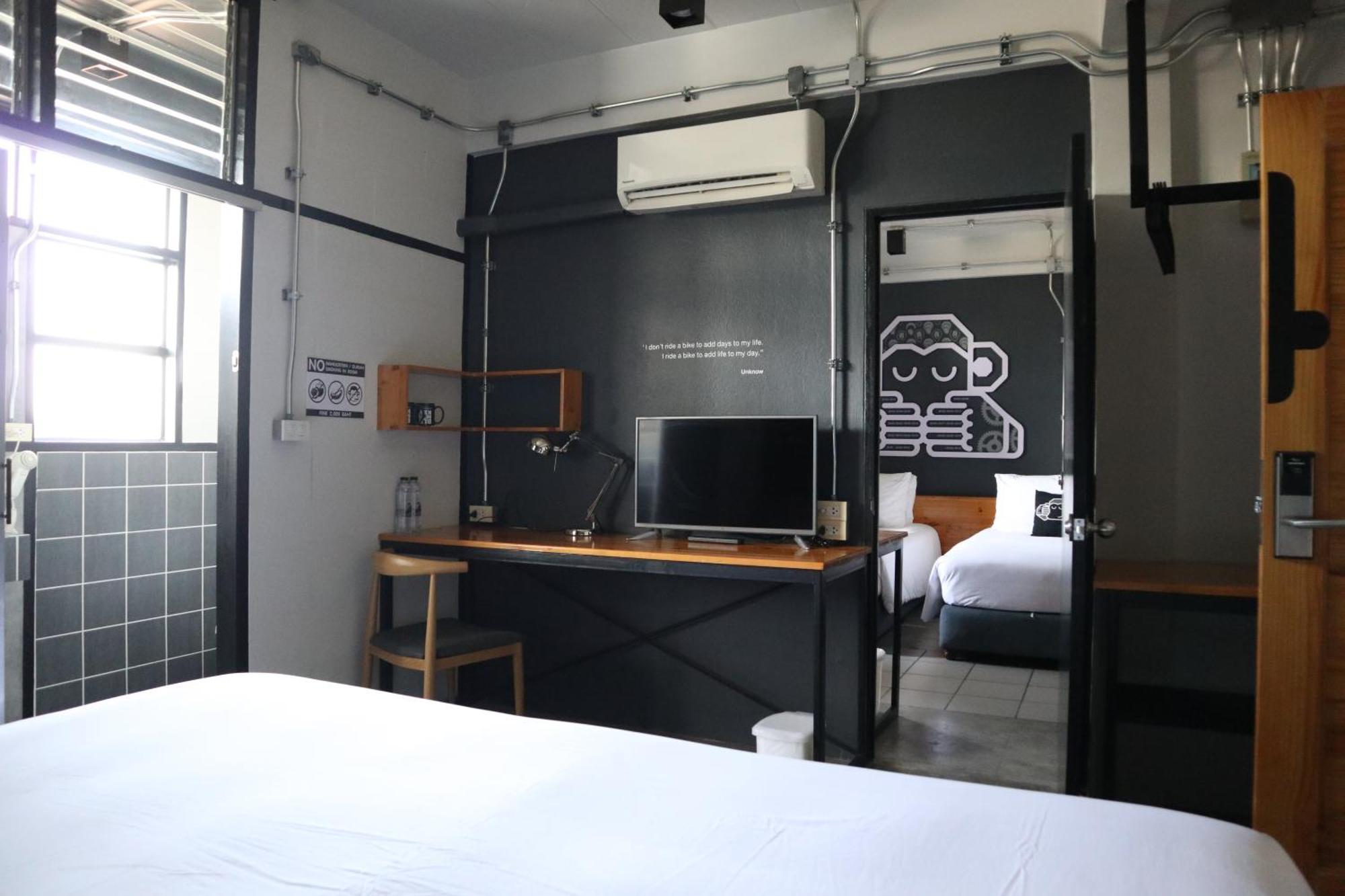 Blu Monkey Hub & Hotel Szuratthani Kültér fotó